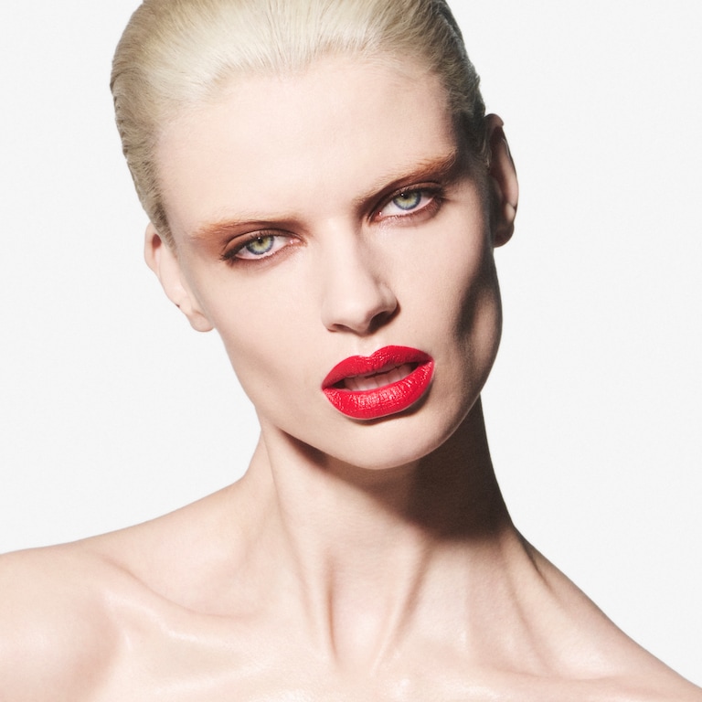 Fucking Fabulous Lip Color, 3.2 g, F9 Red, F9, Model, light